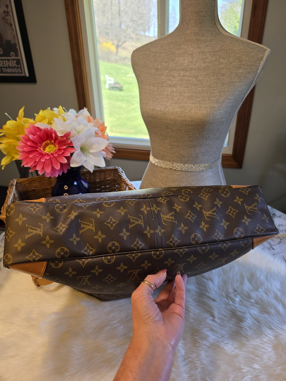 Louis Vuitton Monogram XL Travel Tote/weekender - Picture 11 of 14